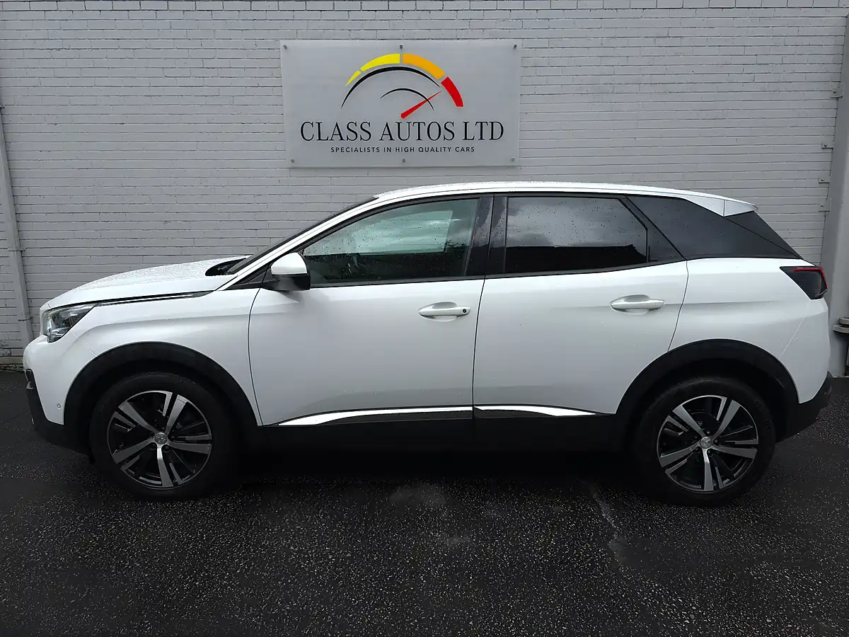 Used 2017 Peugeot 3008 Allure Eat White - Interior and Exterior details 8