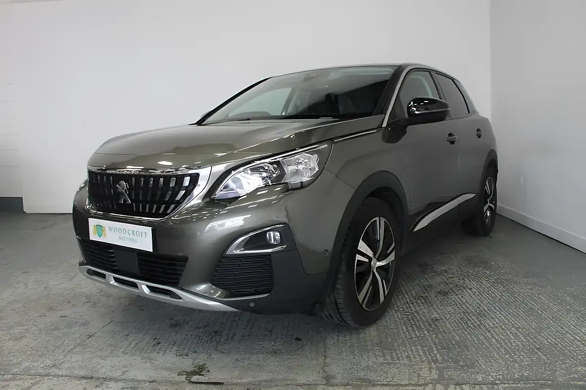 Used 2017 Peugeot 3008 Allure Grey - Interior and Exterior details 2