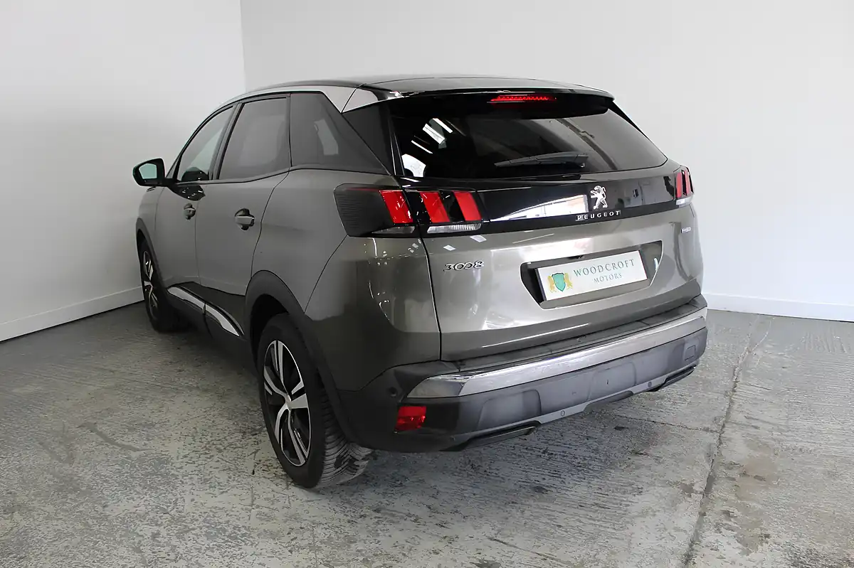 Used 2017 Peugeot 3008 Allure Grey - Interior and Exterior details 5