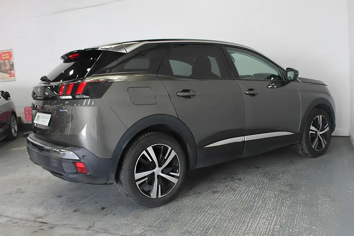 Used 2017 Peugeot 3008 Allure Grey - Interior and Exterior details 8
