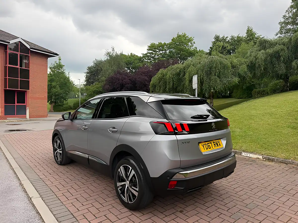 Used 2017 Peugeot 3008 Allure Grey - Interior and Exterior details 10