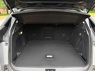 Used 2017 Peugeot 3008 Allure Grey - Interior and Exterior details 17