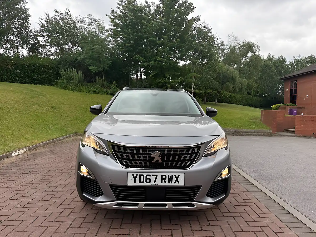 Used 2017 Peugeot 3008 Allure Grey - Interior and Exterior details 4