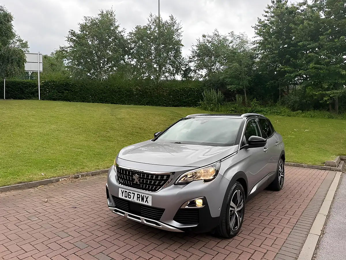 Used 2017 Peugeot 3008 Allure Grey - Interior and Exterior details 6