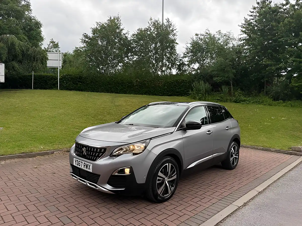 Used 2017 Peugeot 3008 Allure Grey - Interior and Exterior details 7