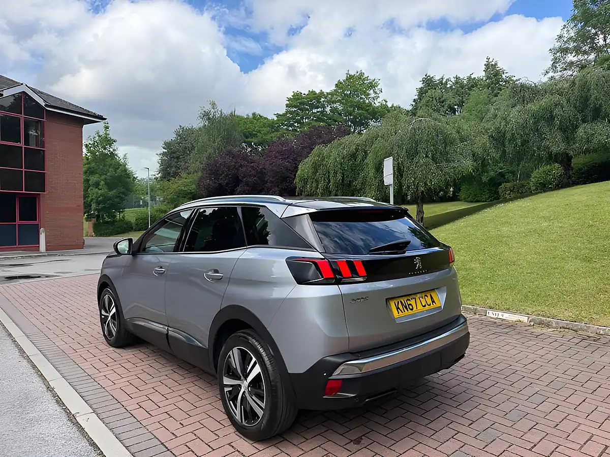 Used 2017 Peugeot 3008 Allure Grey - Interior and Exterior details 11