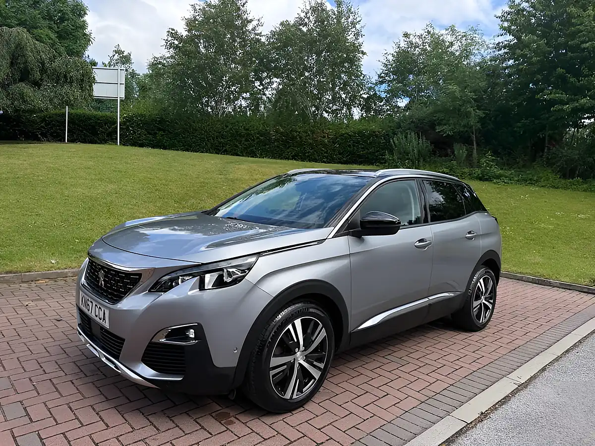 Used 2017 Peugeot 3008 Allure Grey - Interior and Exterior details 12