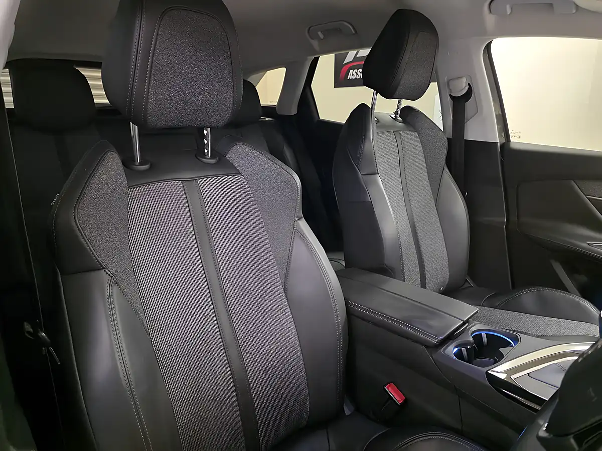 Used 2017 Peugeot 3008 Allure Grey - Interior and Exterior details 13