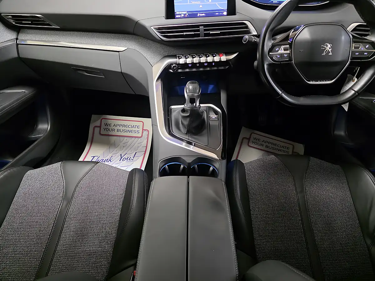 Used 2017 Peugeot 3008 Allure Grey - Interior and Exterior details 15