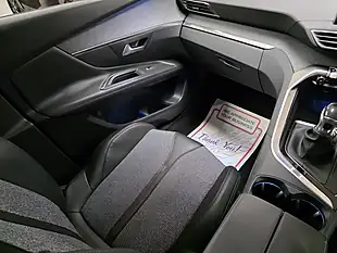 Used 2017 Peugeot 3008 Allure Grey - Interior and Exterior details 16