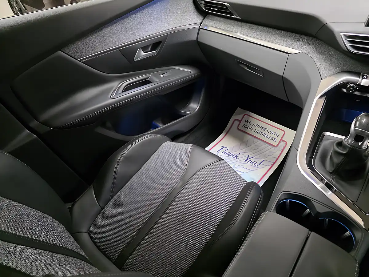 Used 2017 Peugeot 3008 Allure Grey - Interior and Exterior details 16