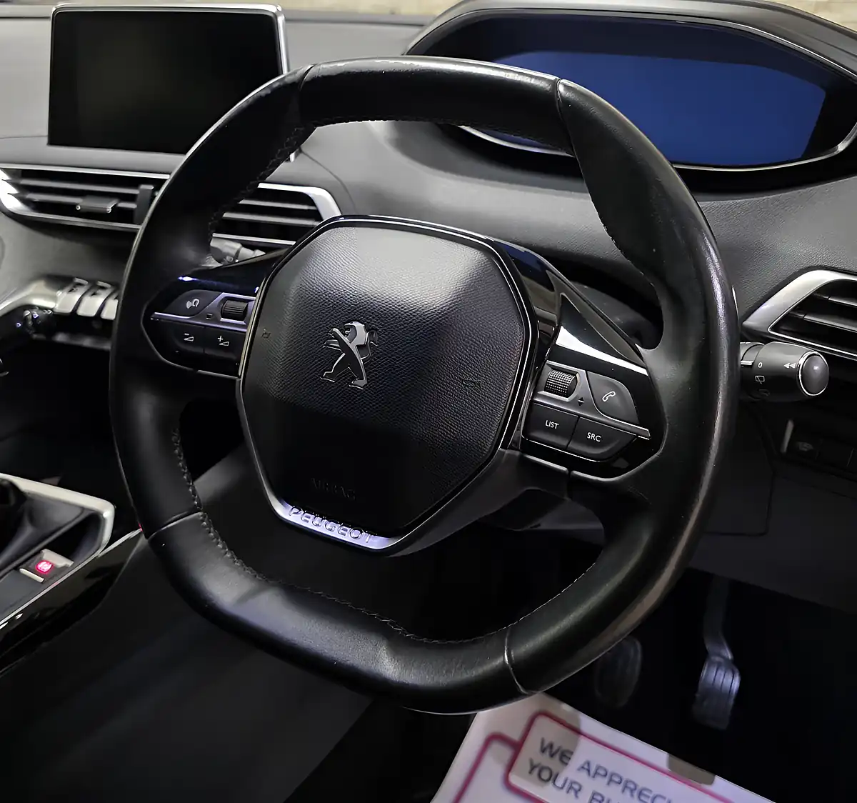 Used 2017 Peugeot 3008 Allure Grey - Interior and Exterior details 5