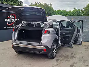 Used 2017 Peugeot 3008 Allure Grey - Interior and Exterior details 12