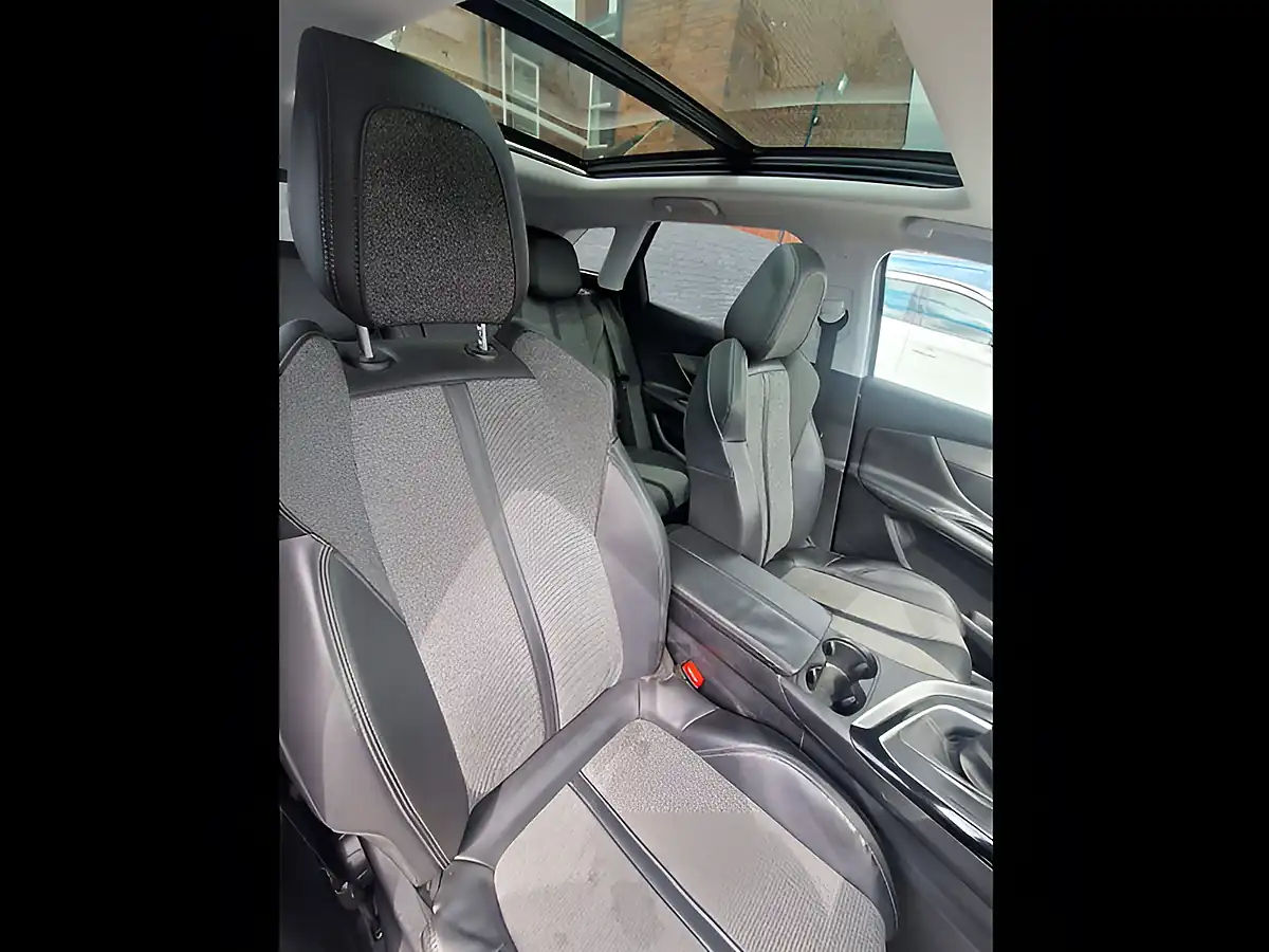 Used 2017 Peugeot 3008 Allure Grey - Interior and Exterior details 14
