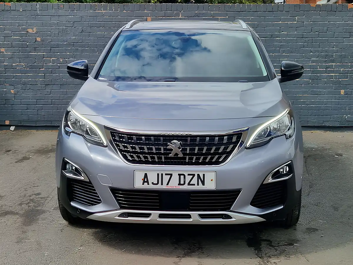 Used 2017 Peugeot 3008 Allure Grey - Interior and Exterior details 4