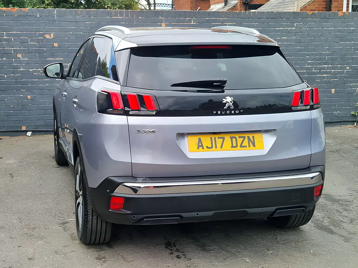 Used 2017 Peugeot 3008 Allure Grey - Interior and Exterior details 8