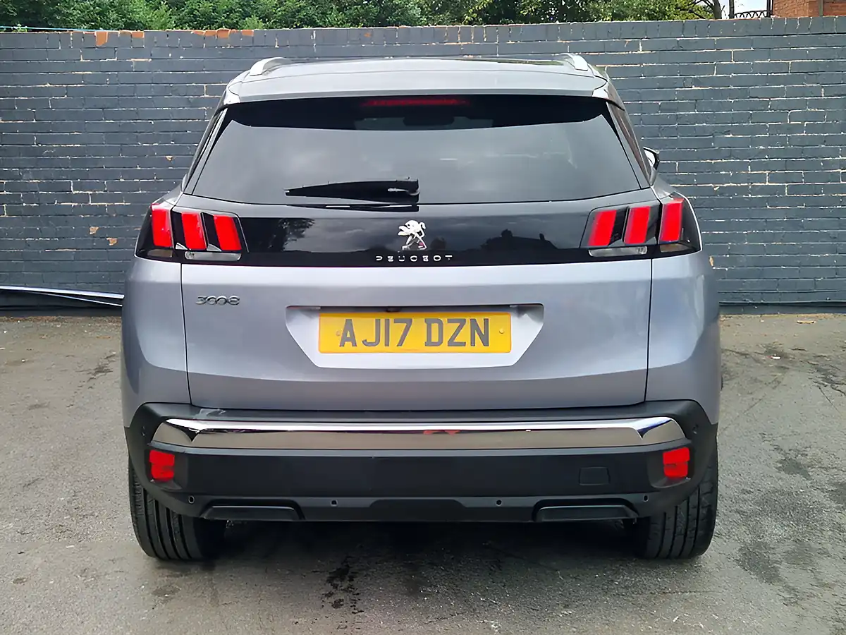 Used 2017 Peugeot 3008 Allure Grey - Interior and Exterior details 9