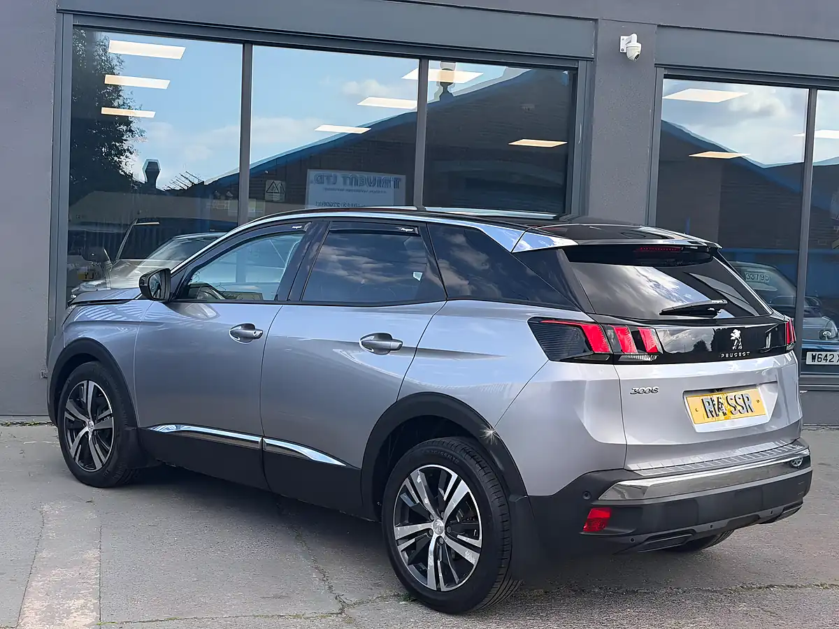 Used 2017 Peugeot 3008 Allure Grey - Interior and Exterior details 6