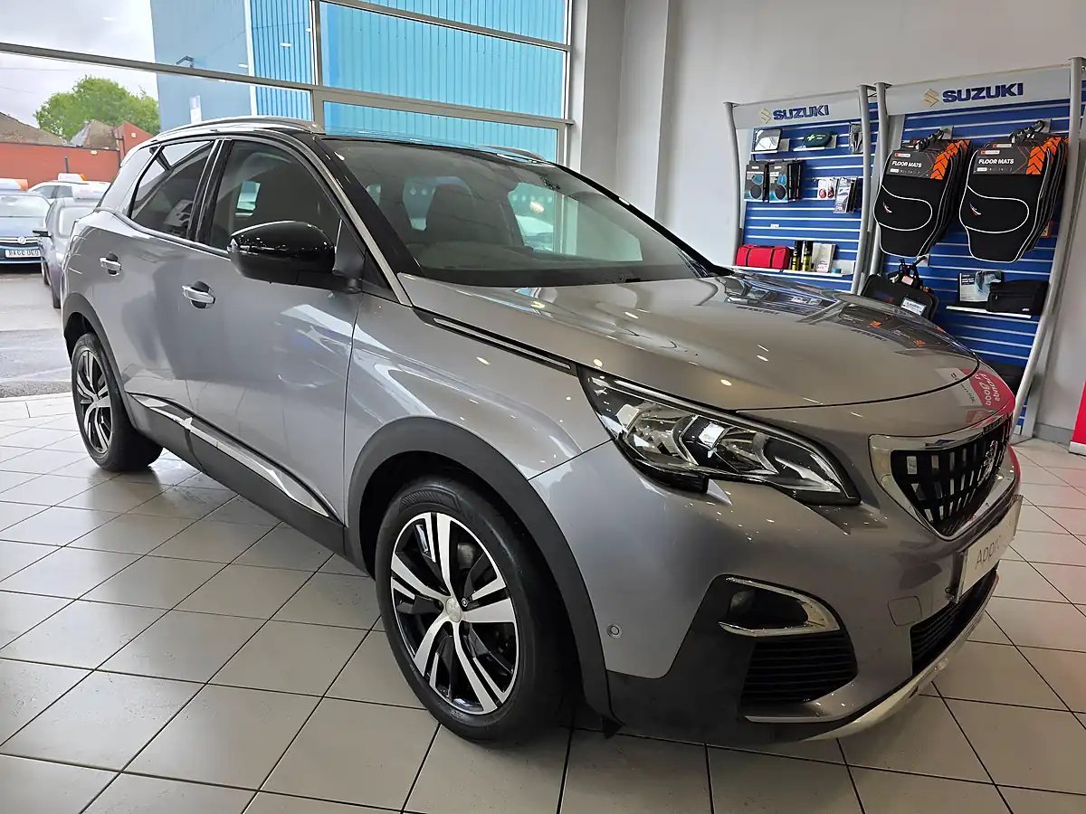 Used 2017 Peugeot 3008 Allure Grey - Front View