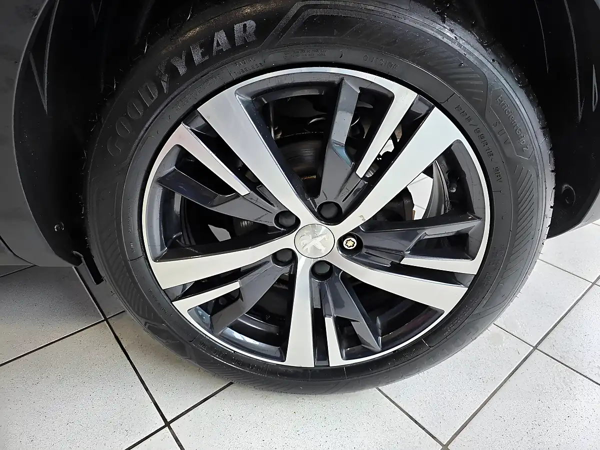 Used 2017 Peugeot 3008 Allure Grey - Interior and Exterior details 10