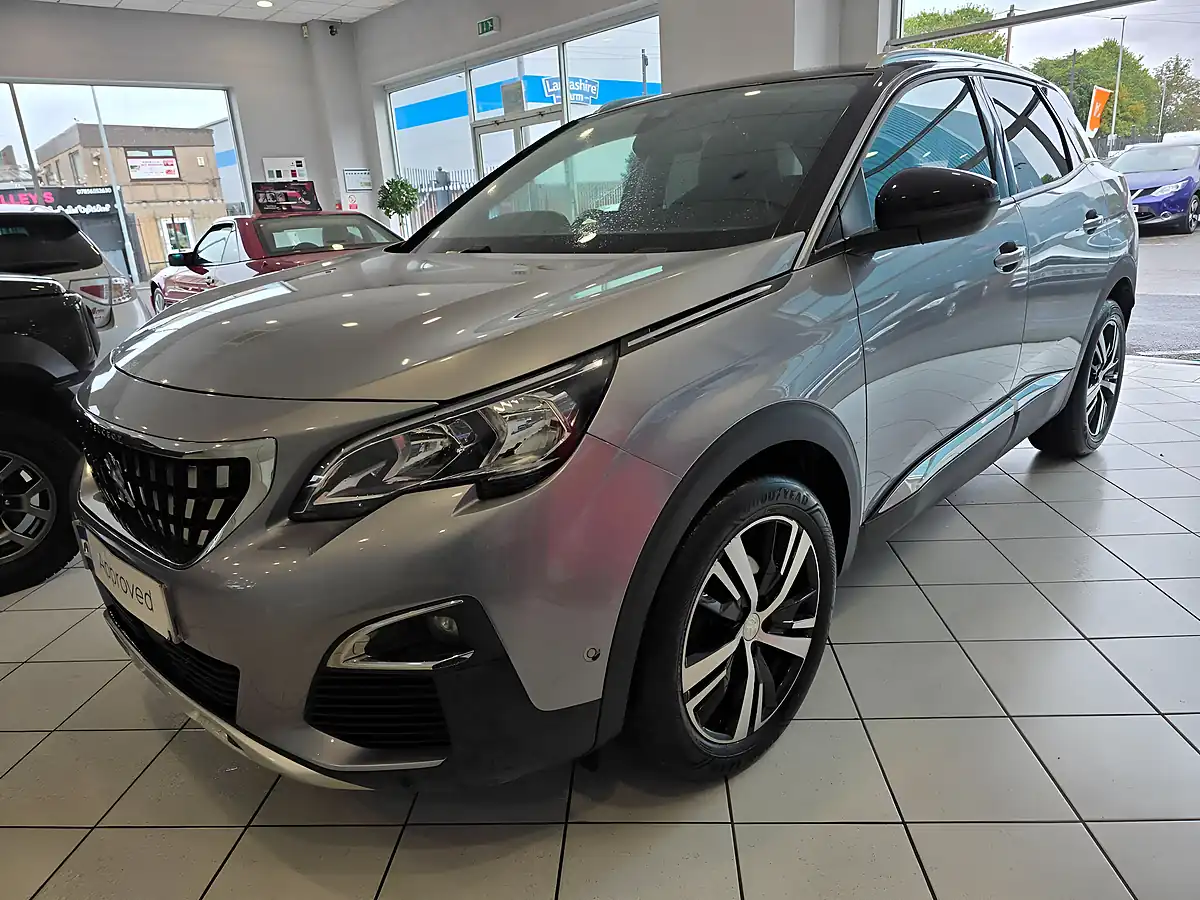 Used 2017 Peugeot 3008 Allure Grey - Interior and Exterior details 3