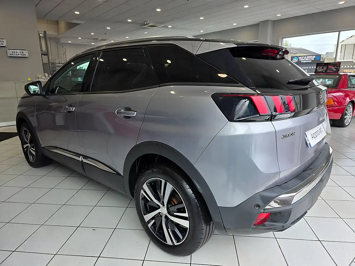 Used 2017 Peugeot 3008 Allure Grey - Interior and Exterior details 4
