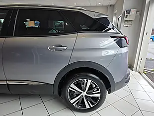 Used 2017 Peugeot 3008 Allure Grey - Interior and Exterior details 9