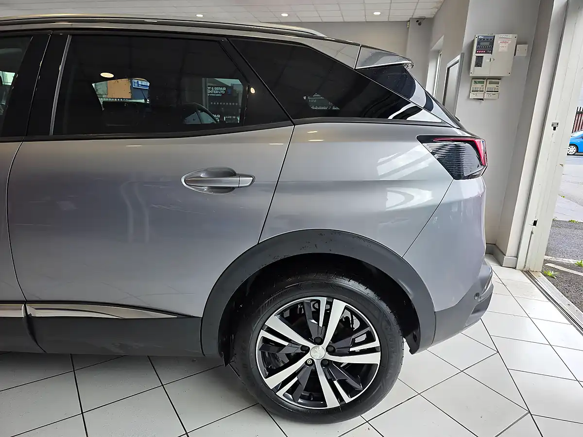 Used 2017 Peugeot 3008 Allure Grey - Interior and Exterior details 9