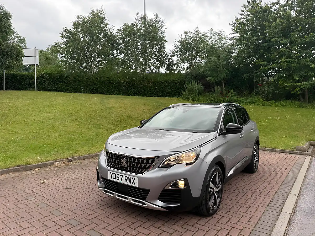 Used 2017 Peugeot 3008 Allure Grey - Interior and Exterior details 8