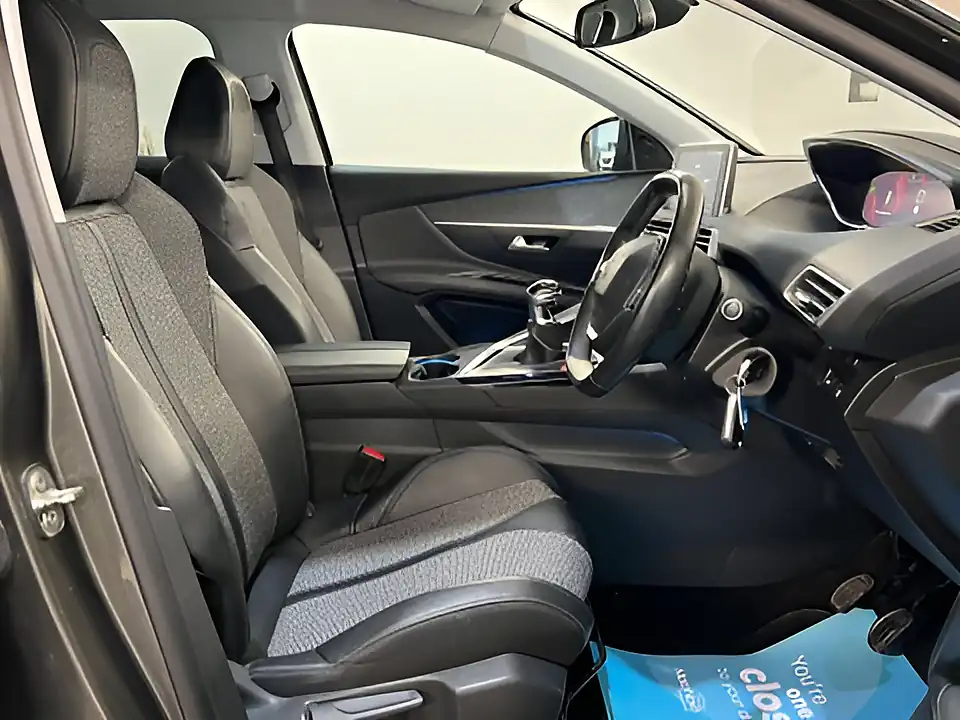 Used 2017 Peugeot 3008 Allure Grey - Interior and Exterior details 13