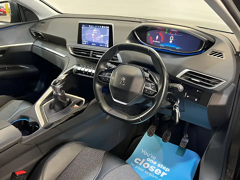 Used 2017 Peugeot 3008 Allure Grey - Interior and Exterior details 12