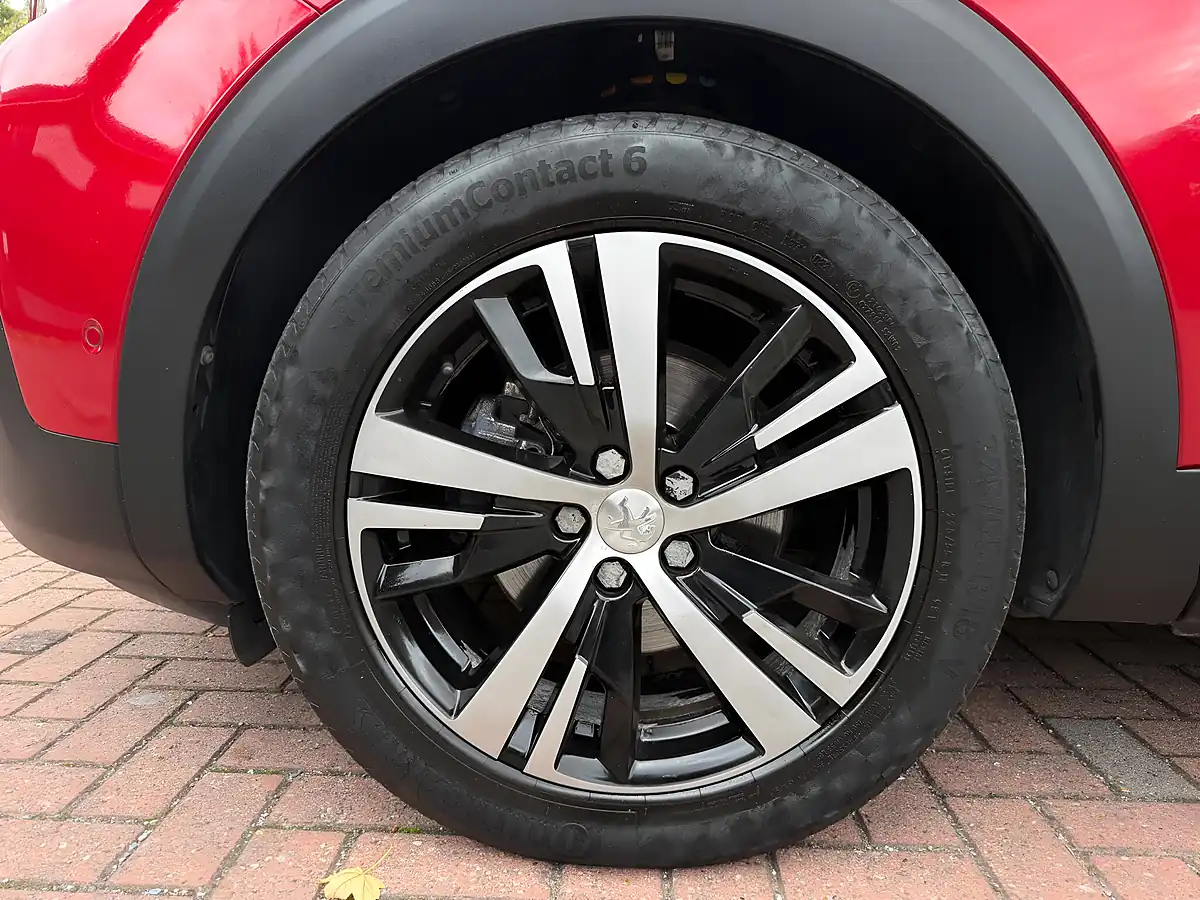 Used 2017 Peugeot 3008 Allure - Interior and Exterior details 13