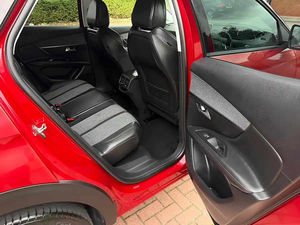 Used 2017 Peugeot 3008 Allure - Interior and Exterior details 14