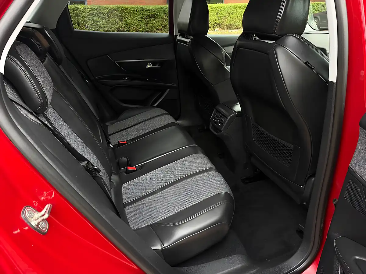 Used 2017 Peugeot 3008 Allure - Interior and Exterior details 15