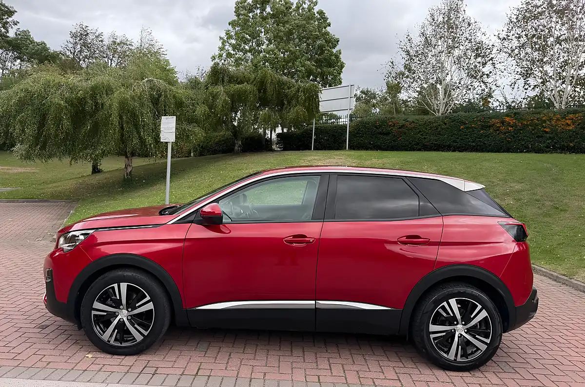 Used 2017 Peugeot 3008 Allure - Interior and Exterior details 3