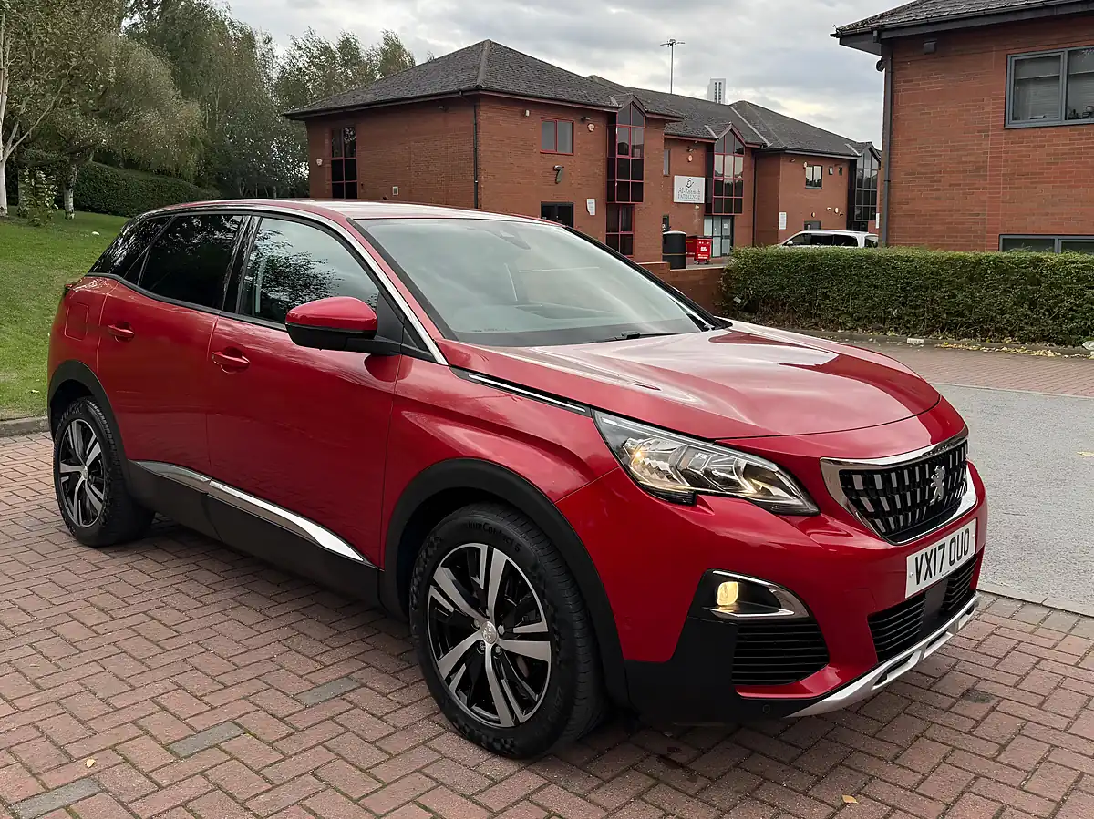 Used 2017 Peugeot 3008 Allure - Interior and Exterior details 8