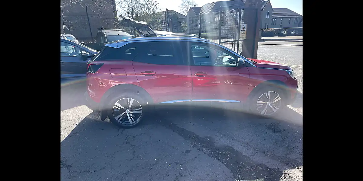 Used 2017 Peugeot 3008 Allure Magenta Red Metallic - Interior and Exterior details 3