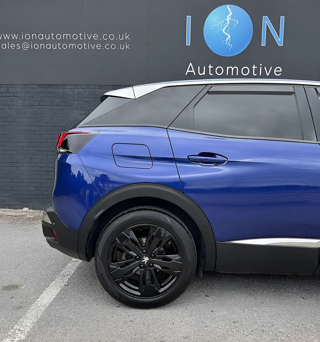 Used 2017 Peugeot 3008 Allure Magnetic Blue - Interior and Exterior details 10