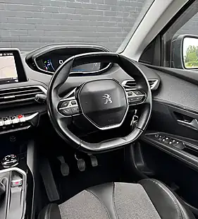 Used 2017 Peugeot 3008 Allure Magnetic Blue - Interior and Exterior details 13