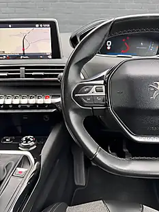 Used 2017 Peugeot 3008 Allure Magnetic Blue - Interior and Exterior details 16