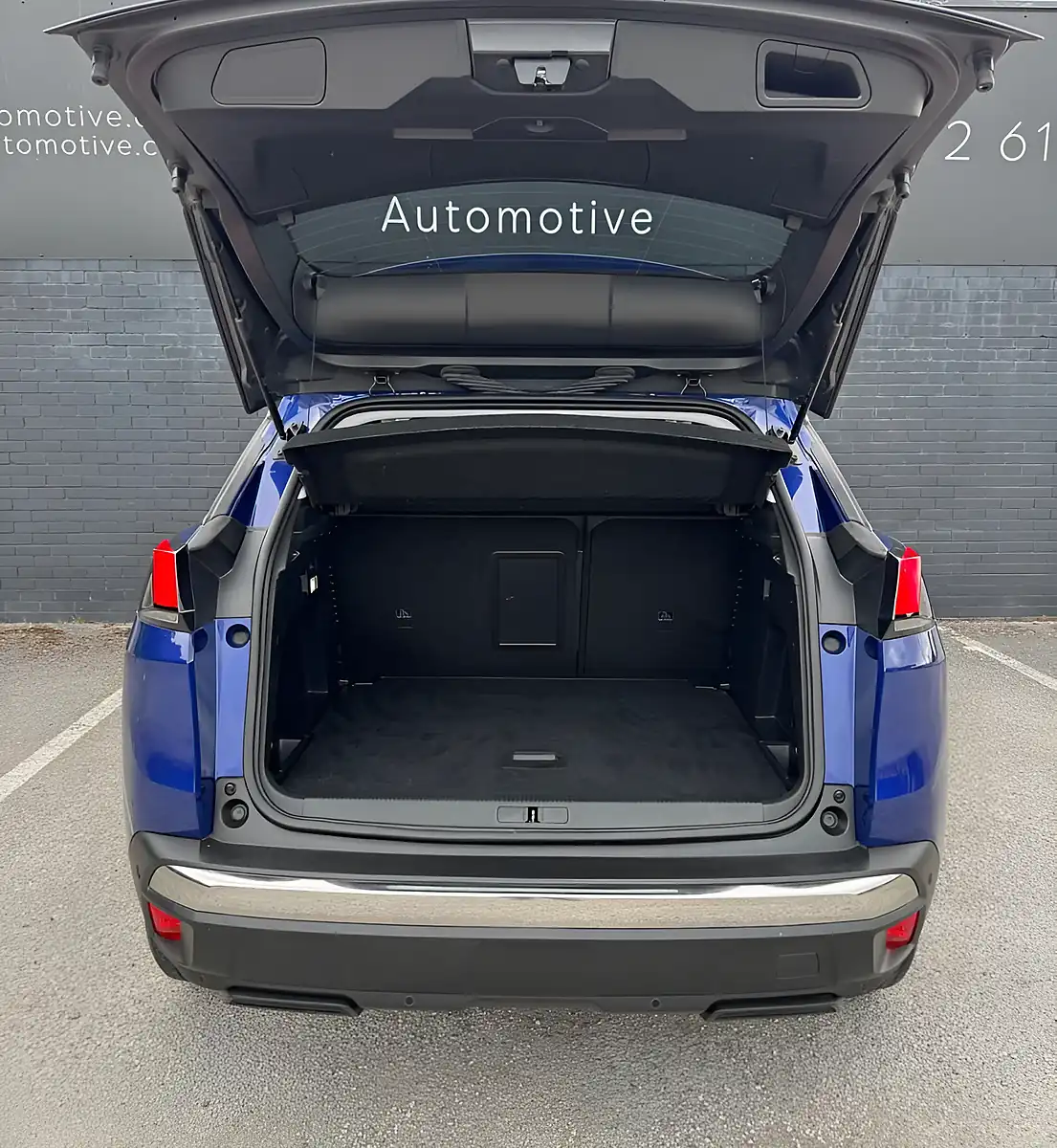 Used 2017 Peugeot 3008 Allure Magnetic Blue - Interior and Exterior details 19