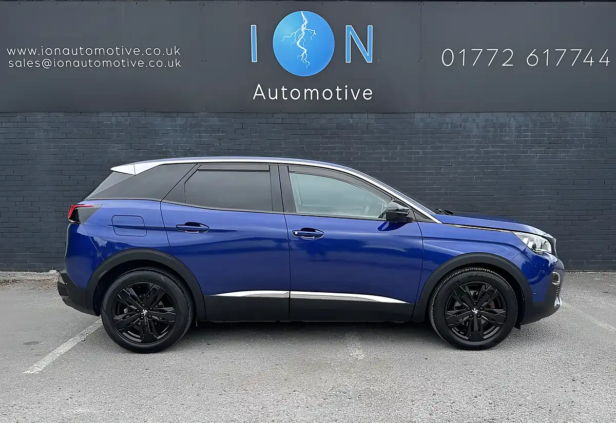 Used 2017 Peugeot 3008 Allure Magnetic Blue - Interior and Exterior details 3