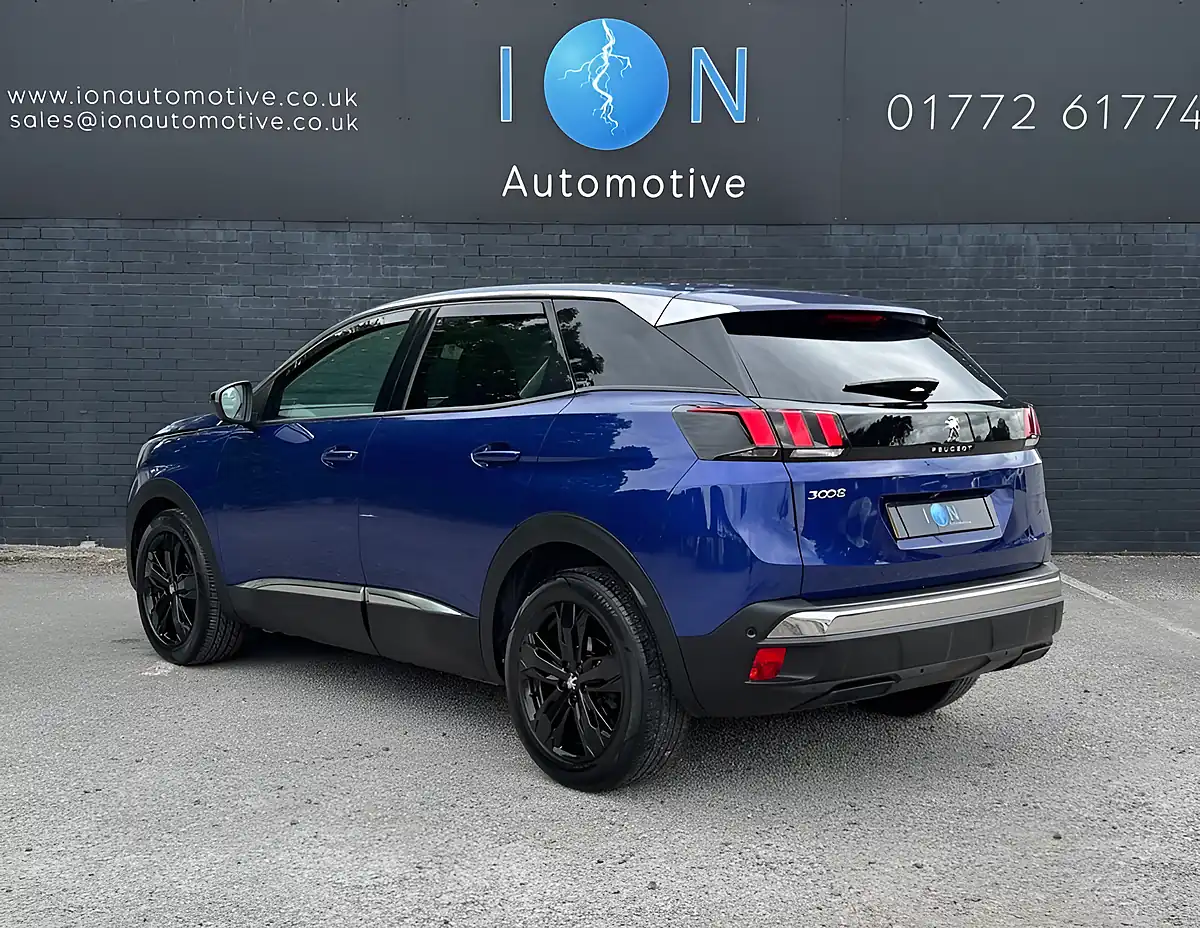 Used 2017 Peugeot 3008 Allure Magnetic Blue - Interior and Exterior details 7
