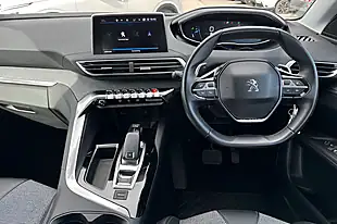 Used 2017 Peugeot 3008 Allure Red - Interior and Exterior details 11