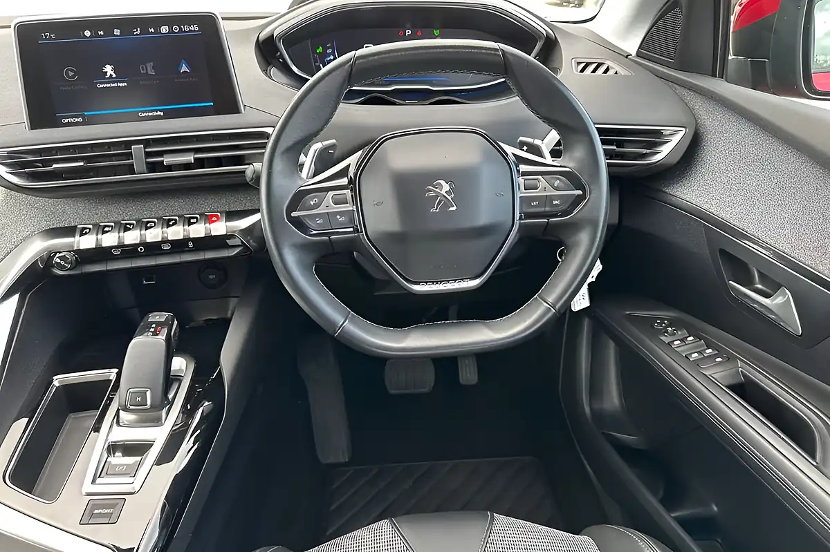Used 2017 Peugeot 3008 Allure Red - Interior and Exterior details 12