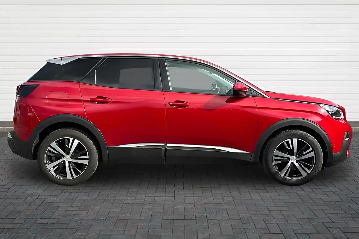 Used 2017 Peugeot 3008 Allure Red - Interior and Exterior details 2