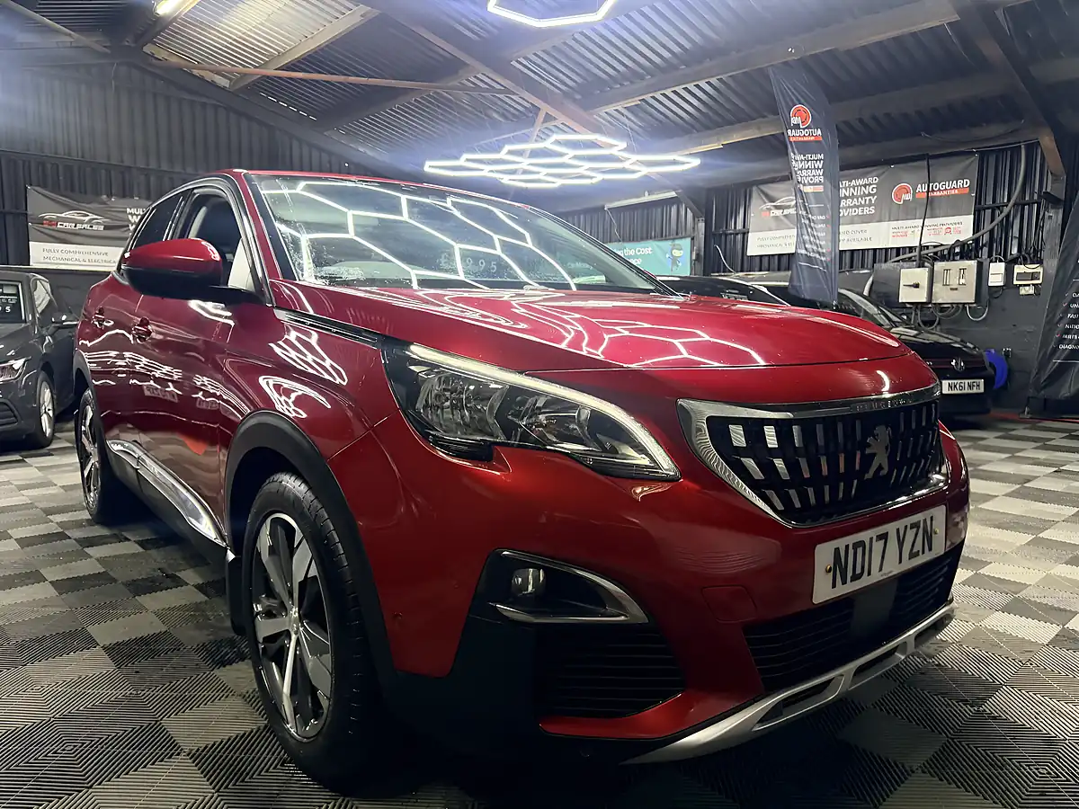 Used 2017 Peugeot 3008 Allure Red - Interior and Exterior details 11