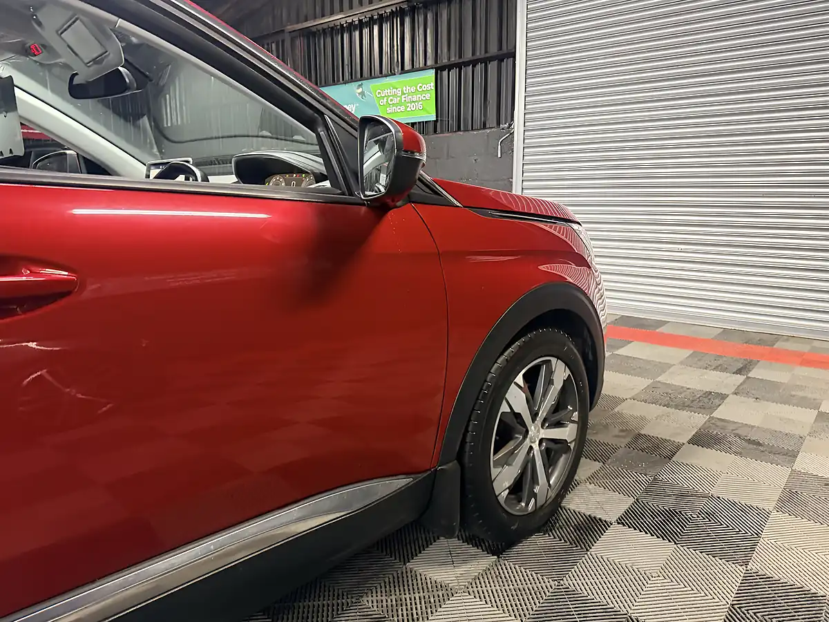 Used 2017 Peugeot 3008 Allure Red - Interior and Exterior details 14