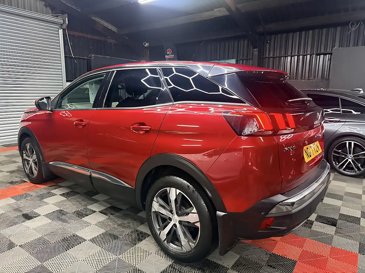 Used 2017 Peugeot 3008 Allure Red - Interior and Exterior details 7