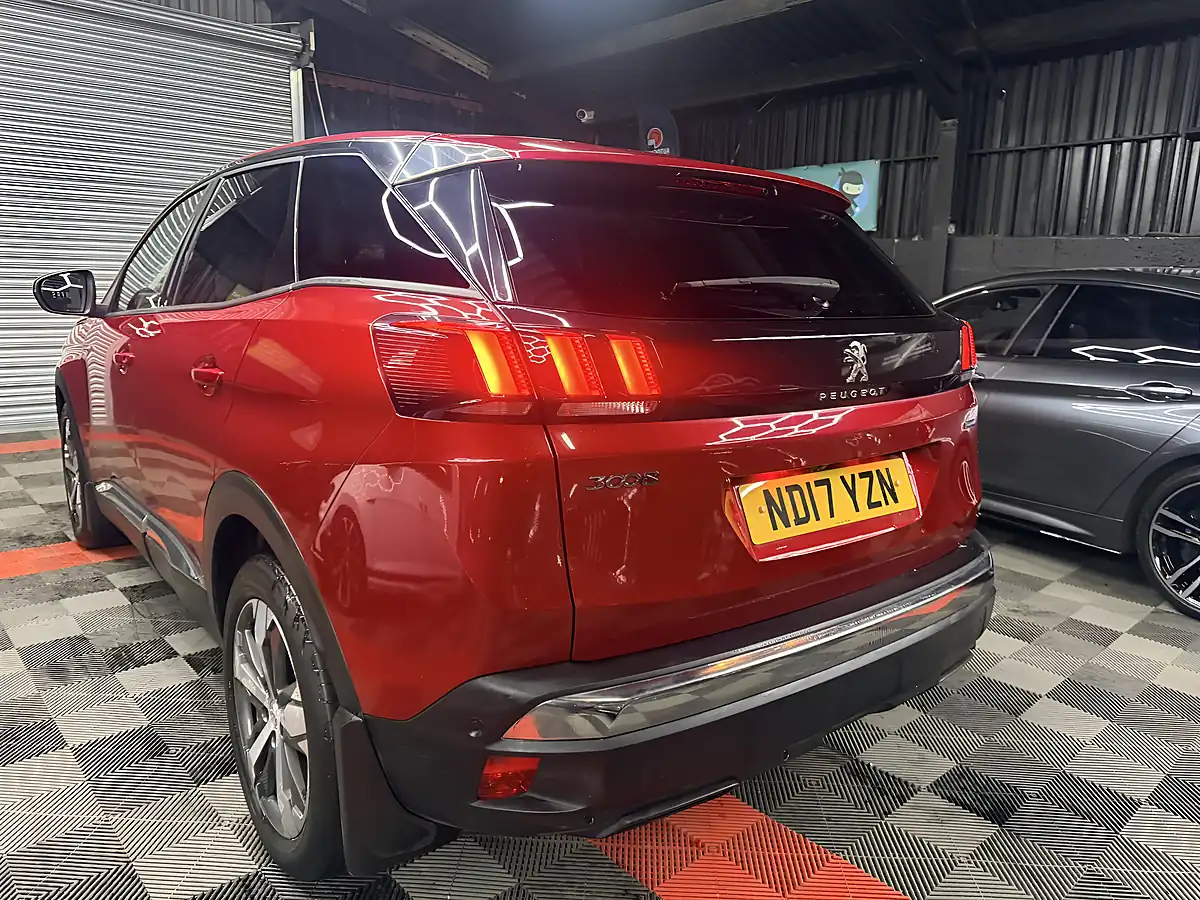 Used 2017 Peugeot 3008 Allure Red - Interior and Exterior details 8
